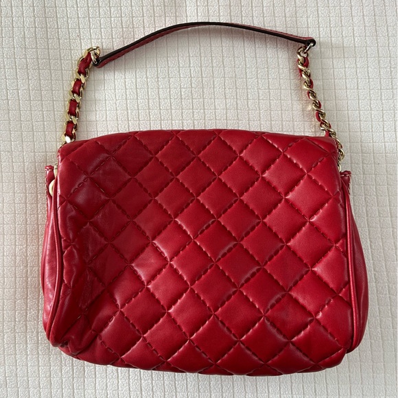 Carolina Herrera CH Red Quilted Shoulder Bag - Picture 6 of 8